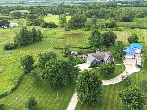 11818 Dakota St, Norwalk, IA 50211