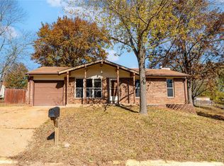 5353 Belmont Dr, High Ridge, MO 63049