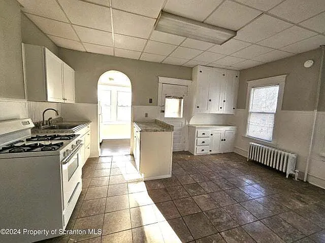 2124 North Main Avenue — Photo 1