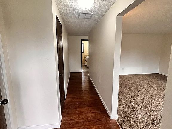 5th image of 6413 Congressional Dr SE