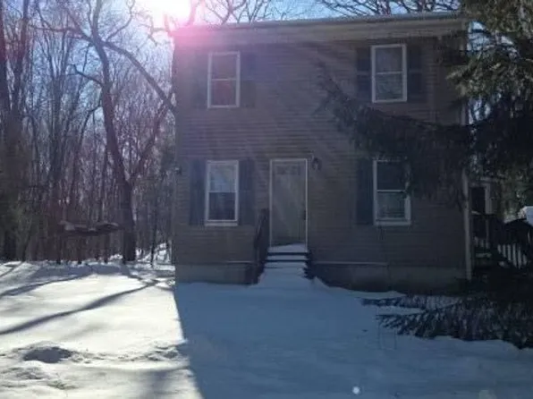 10 Anglewood Ave, Johnston, RI 02919