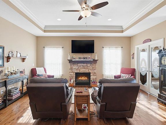 4th image of 340 Cemar Ct