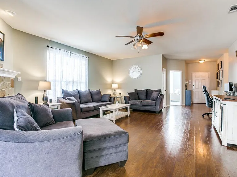 8633 Star Thistle Dr — Photo 2