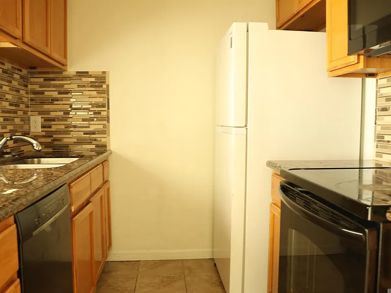 10298 W Winston Ave #7 — Photo 8