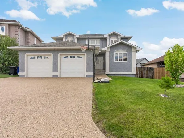 169 SE Lindstrom Cres, Wood Buffalo, AB T9K 2N8