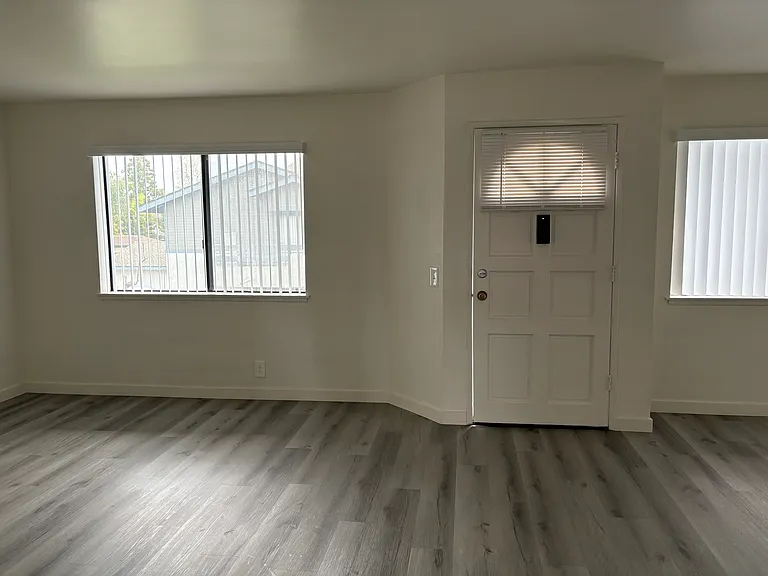 1319 Peckham St #19 — Photo 27