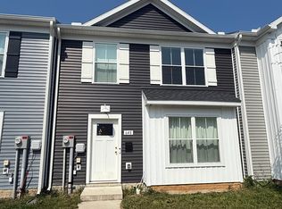 648 N College St, Carlisle, PA 17013