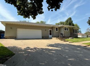 1211 12th St, Manning, IA 51455