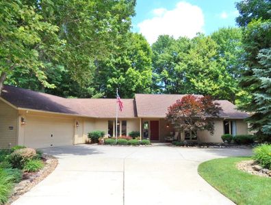 21860 Meadows Edge Ln, Strongsville, OH, 44136