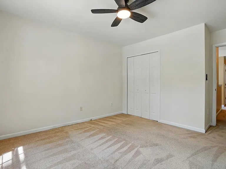 7420 Abigail Glen Dr — Photo 20