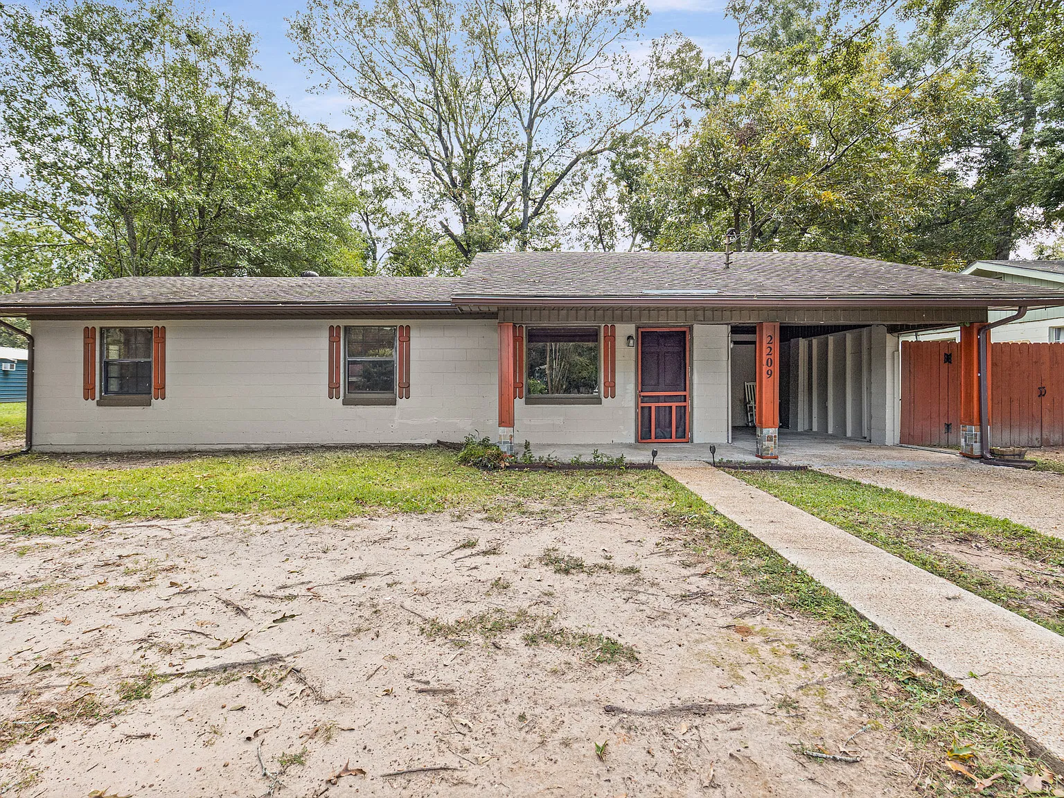 3 bed, $1,350 — Photo 1