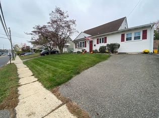 85 Ernston Rd, Parlin, NJ 08859