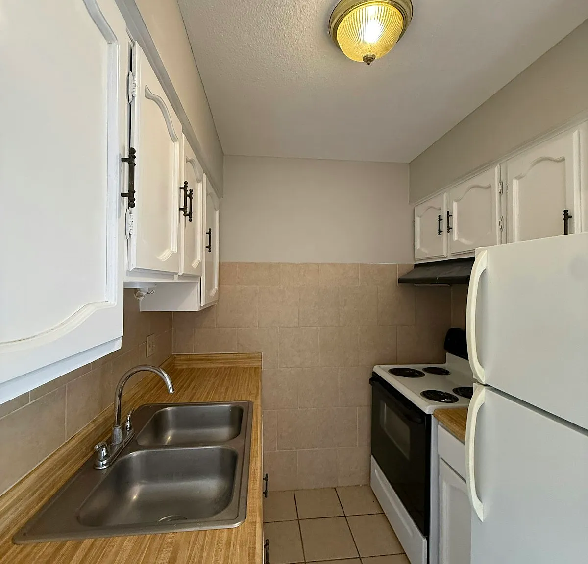 1690 Hofheinz Street, Unit B3 — Photo 4