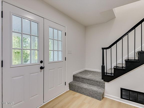 5th image of 1229 Woodbine Road