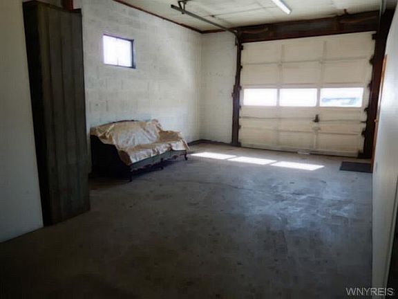 3rd image of 21 Burkhardt Ave