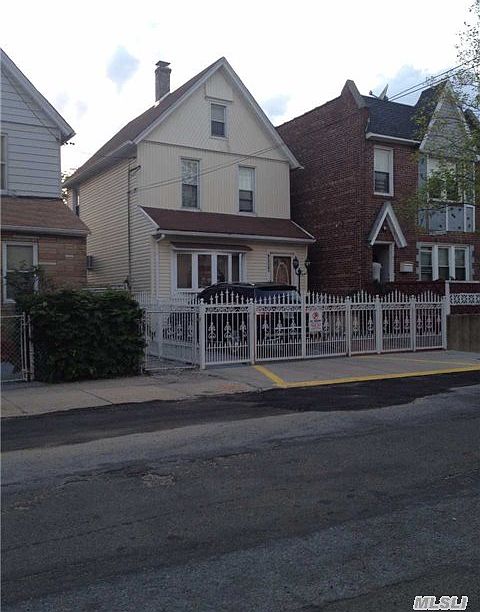 1st image of 10418 217th Ln