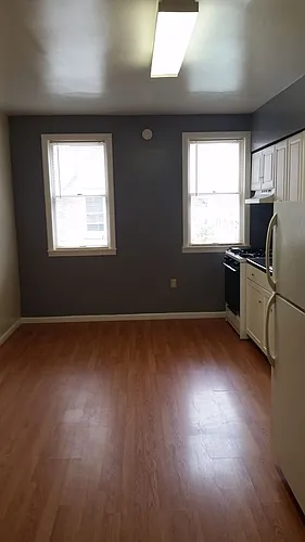 Super cute 1 bedroom apartment on the South Side Flats! Photo 1