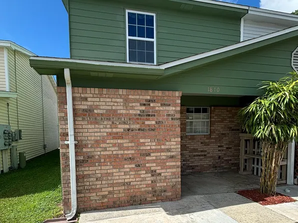 1810 Whispering Oaks Ln, Fort Walton Beach, FL 32547