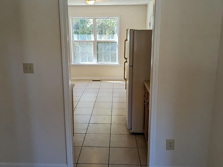 3019 Pratt St — Photo 9