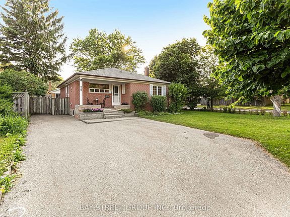 2nd image of 58 Billingsgate Cres