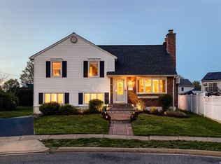 3801 Plainedge Ct, Levittown, NY 11756