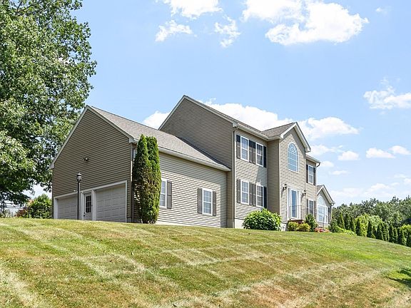2nd image of 7 Cameron Way