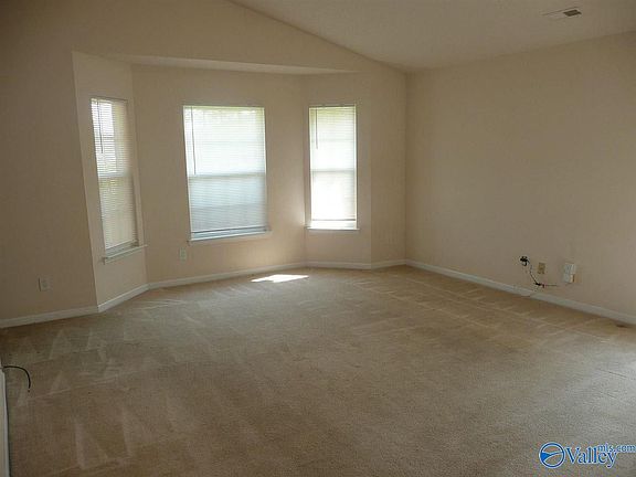 4th image of 103 Zeona Ct SW