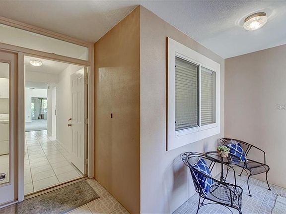 3rd image of 13632 Lake Point Dr S