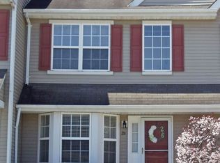 26 Horseshoe Dr, Douglassville, PA 19518