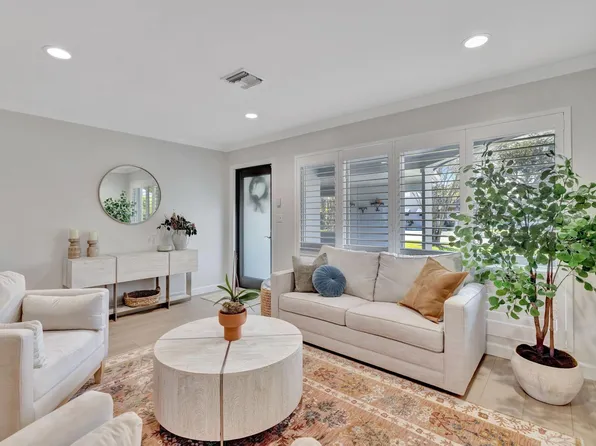 5620 NE 21st Drive, Fort Lauderdale, FL 33308