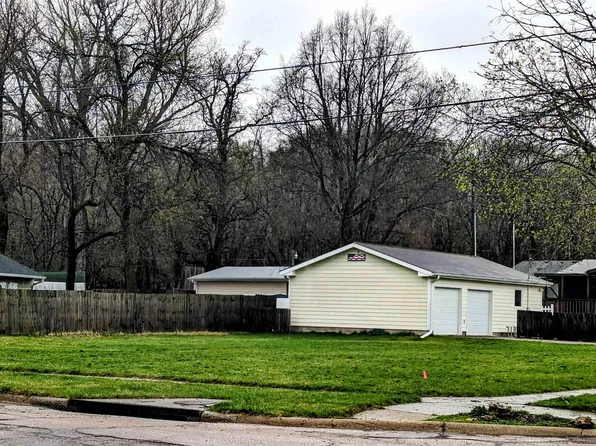 2715 Sheridan St, Sioux City, IA 51103
