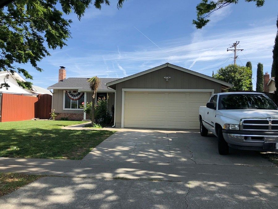 1st image of 1474 Branham Ln