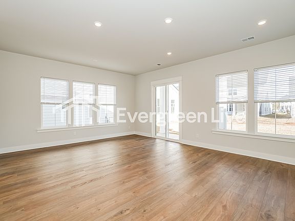 4th image of 130 Bloomsbury St