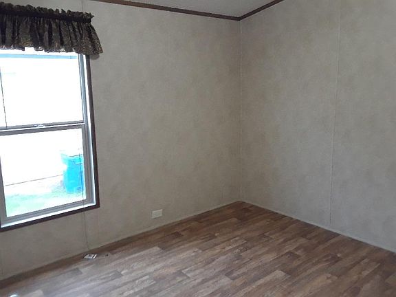4th image of 318 Diers Ln
