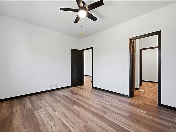 5th image of 704 S 31st St