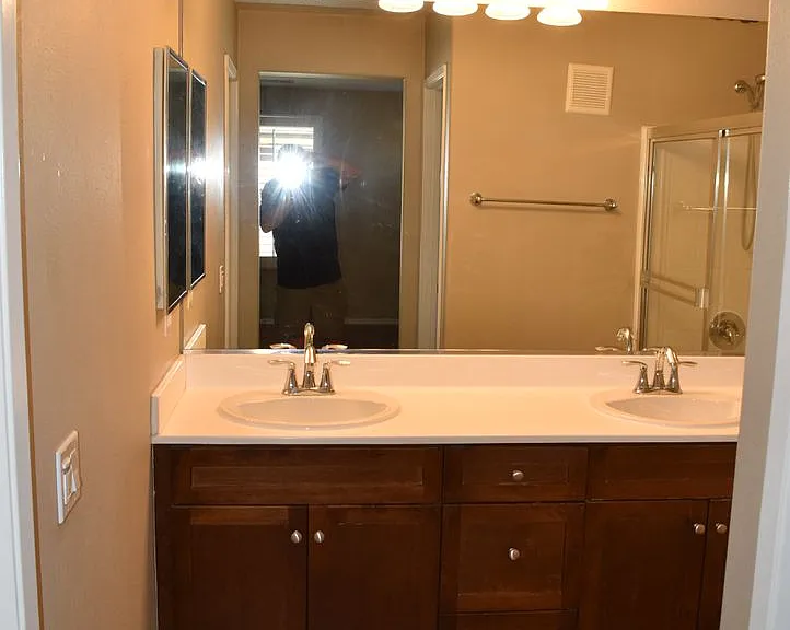 1815 Montilla St — Photo 15