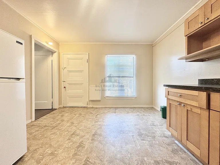 2422 Balboa St — Photo 4