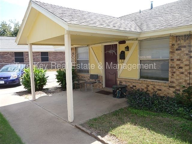 1st image of 3222 Matthews Dr