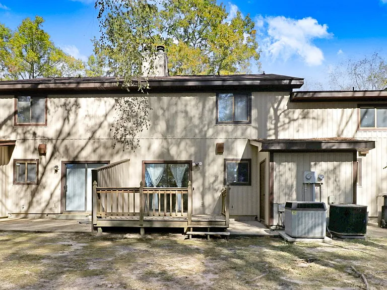 1904 Stephens St — Photo 2