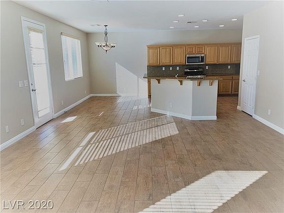 5th image of 575 Newberry Springs Dr