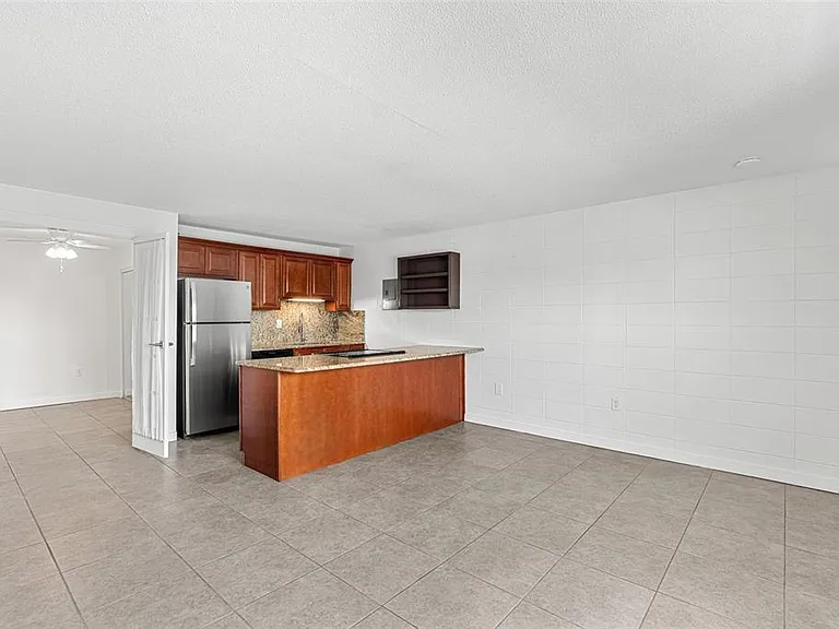 420 Tyler Ave #4-3 — Photo 9