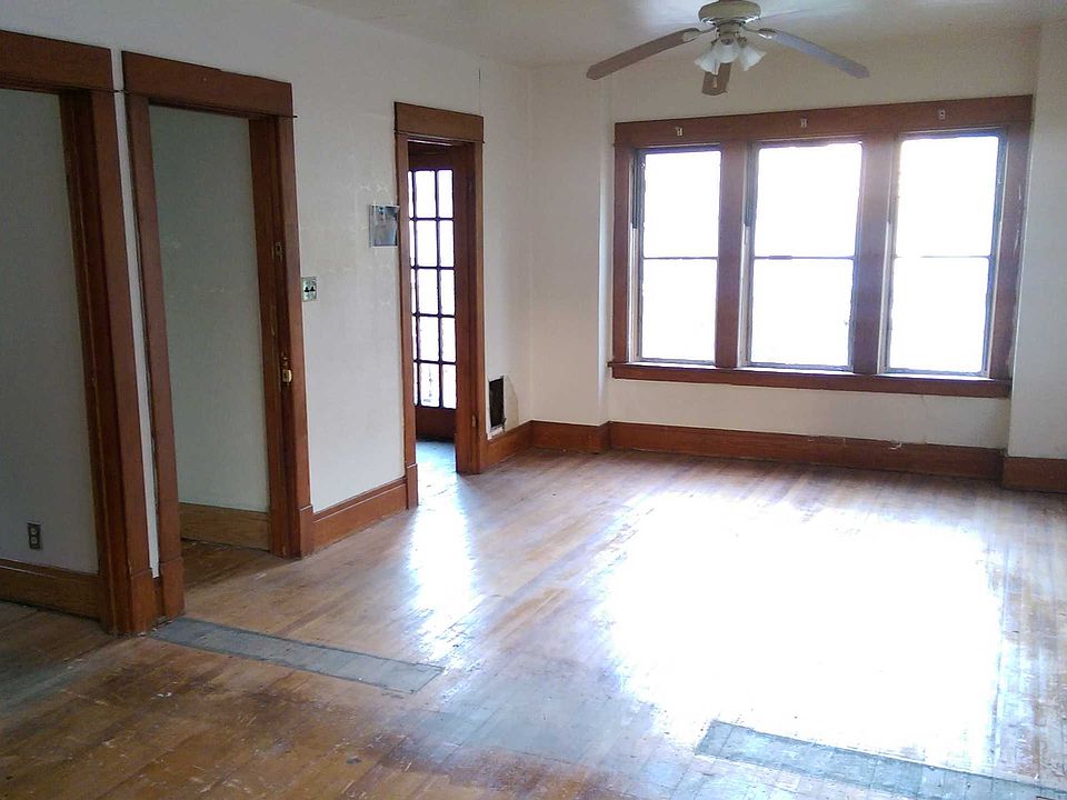 2nd image of 100 Wood Ave