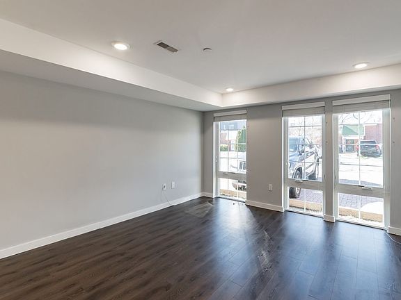 2nd image of 749 N 20th St Unit 2