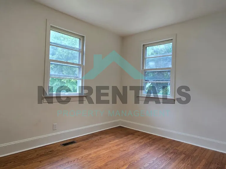 141 Marthas Ln — Photo 19
