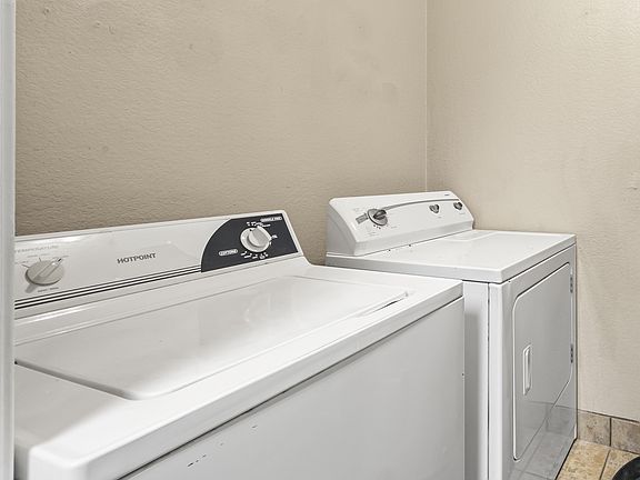 3rd image of 2060 N Leverett Ave