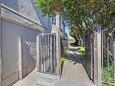 Private entrance to the unit