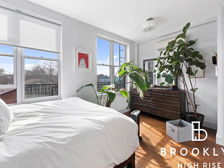 311 Woodbine St #4F — Photo 8