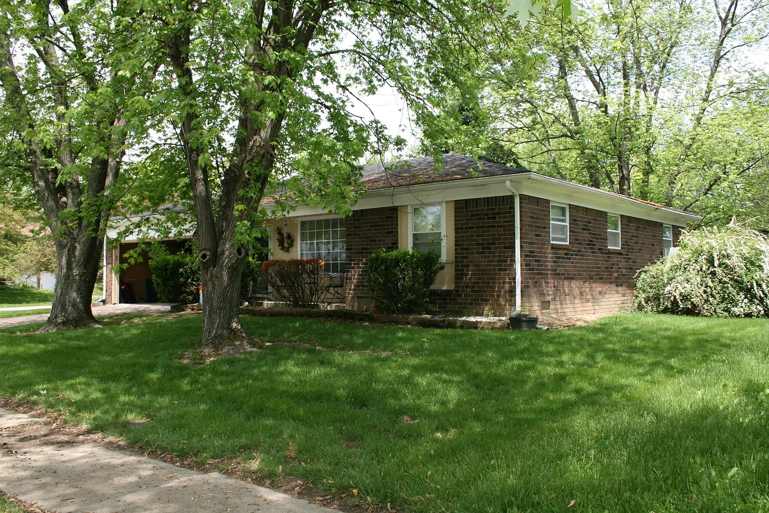 5530 Lunsford Dr photo 1