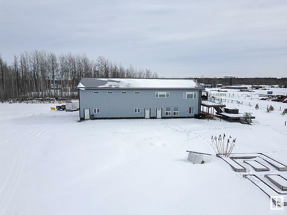 3rd image of 8307 Township Road 483