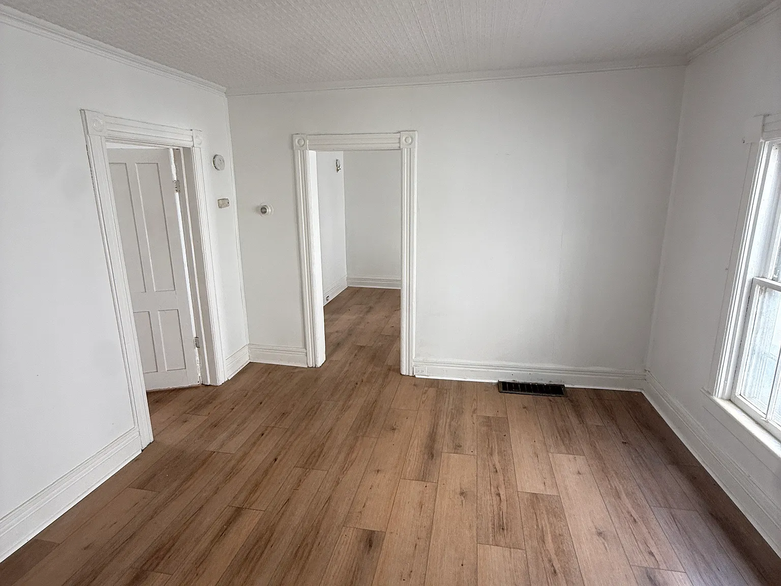 2 bed, 1100 sqft, $2,000 — Photo 2